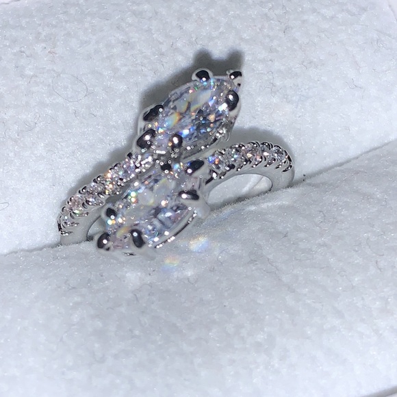 🧿2/$15🧿 NWT/NIB Clear Quartz Dual Snake🐍Silver Ring 7 - Picture 11 of 17